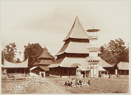 Minangkabau mosque circa 1892-1905 photographed by Christiaan Benjamin Nieuwenhuis
