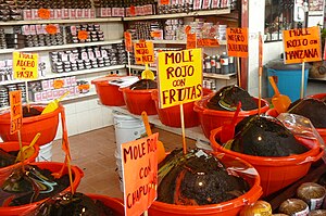 Store selling various Oaxacan moles Mole du marche de Oaxaca.JPG