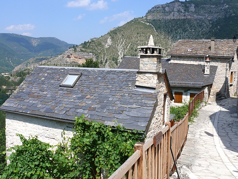 File:Montbrun (Lozère) -352.jpg