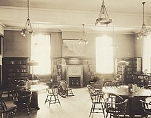 Interior of the library ca. 1925 Mount Pleasant Library ca. 1925 (2382724719) (3).jpg