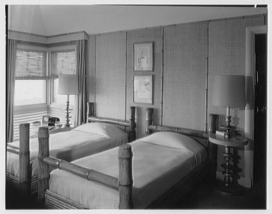 File:Mr. and Mrs. Lawrence W. Miller, residence in Nantucket, Massachusetts. LOC gsc.5a19877.tif