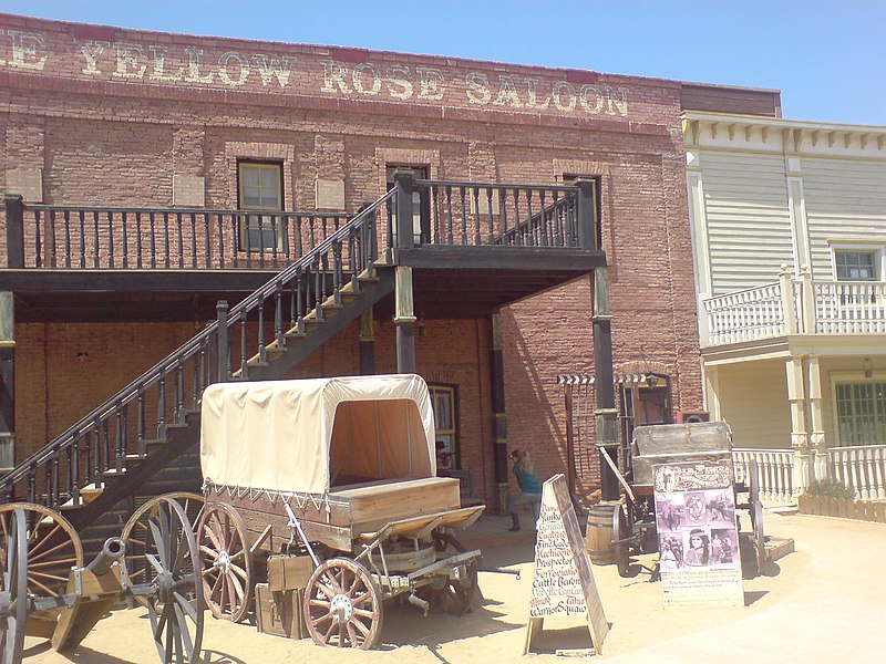 File:Next to the Yellow Rose Saloon.jpg