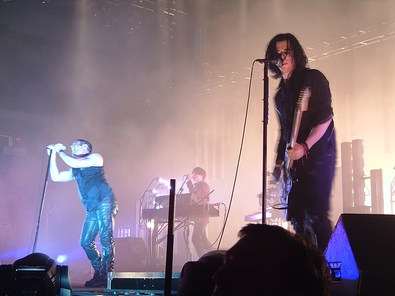 File:Nine Inch Nails live in Wilkes-Barre, PA -- 6 November 2005.jpg