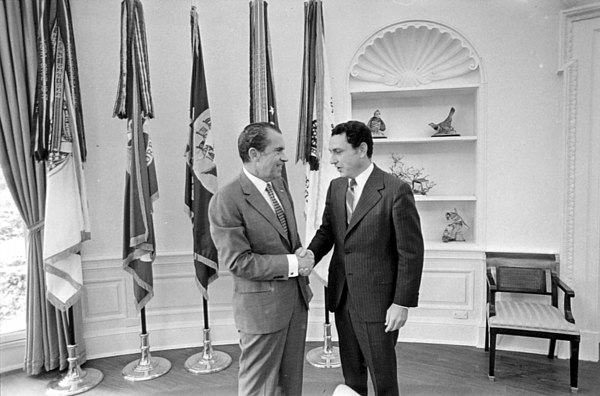 Specter greeting President Richard Nixon in 1971