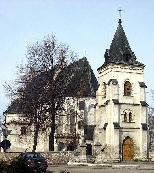 File:Nowy Korczyn St.Trinity church 20060325.jpg