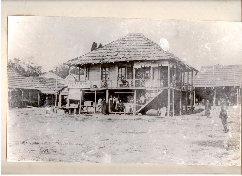 File:Old Hotel in Ozurgeti.jpg