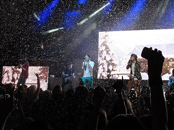 One Direction performing "One Thing" during the Up All Night Tour