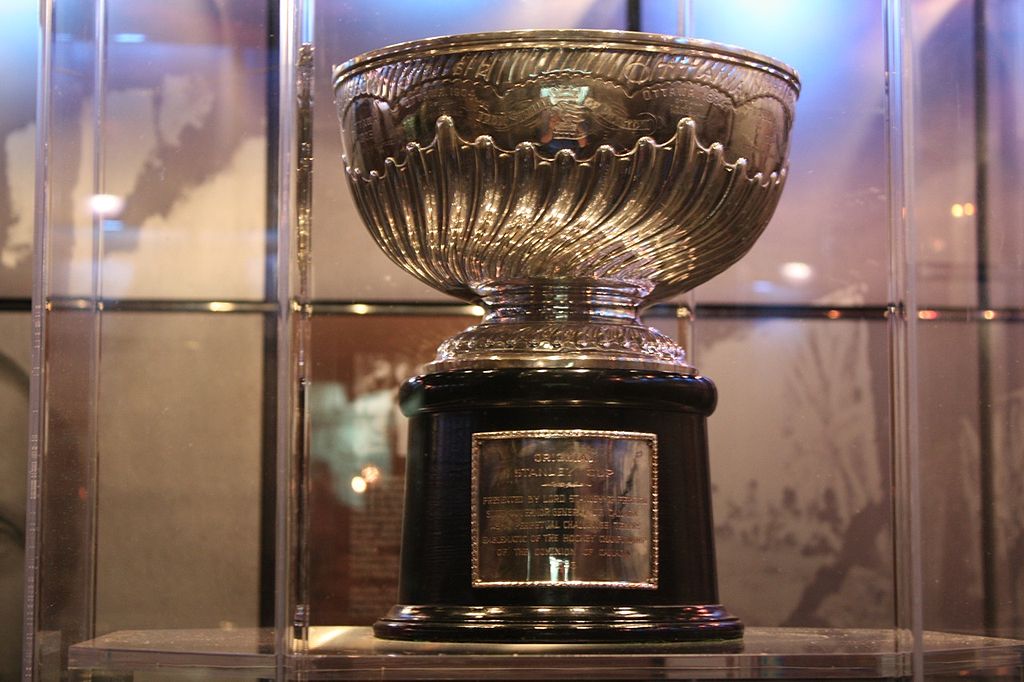 File:Original Stanley Cup by scazon.jpg - Wikimedia Commons