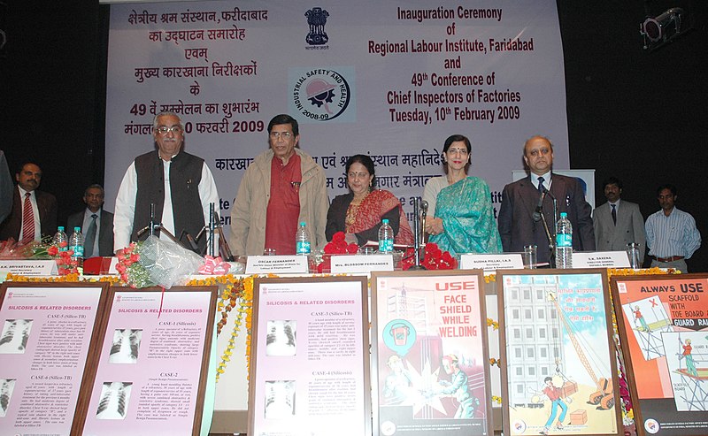 File:Oscar Fernandes released the posters on Industrial Safety and Health, at the inauguration of the ‘Regional Labour Institute, Faridabad’ and the ‘49th Conference of Chief Inspectors of Factories’, at Faridabad in Haryana.jpg