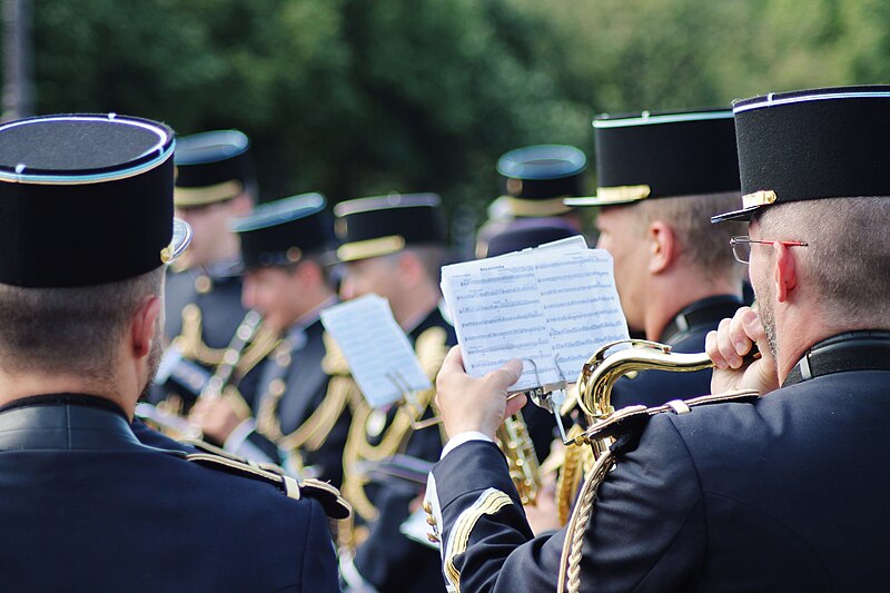 File:Outside Les Invalides on Bastille Day.jpg