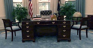 C&O desk Oval office desk