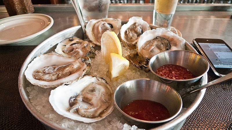 File:Oysters with mignonette sauce and cocktail sauce.jpg