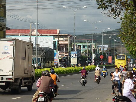 Tập_tin:P1060933_Cam_Ranh,_strada.jpg