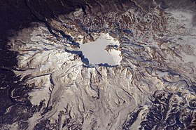 Pektusan dağı, aprel 2003-cü il. NASA-dan görünüş.