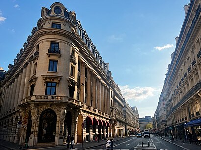 How to get to Rue la Fayette with public transit - About the place