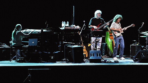 Pat Metheny Group at Umbria Jazz 2010. Lyle Mays (left), Steve Rodby (middle) and Pat Metheny (right)