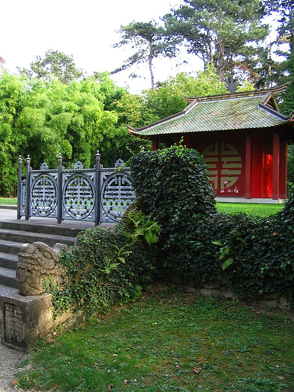 The Temple du Souvenir Indochinois in the Bois de Vincennes, erected in 1907, is a monument built by the earliest waves of Vietnamese migrants to Fran