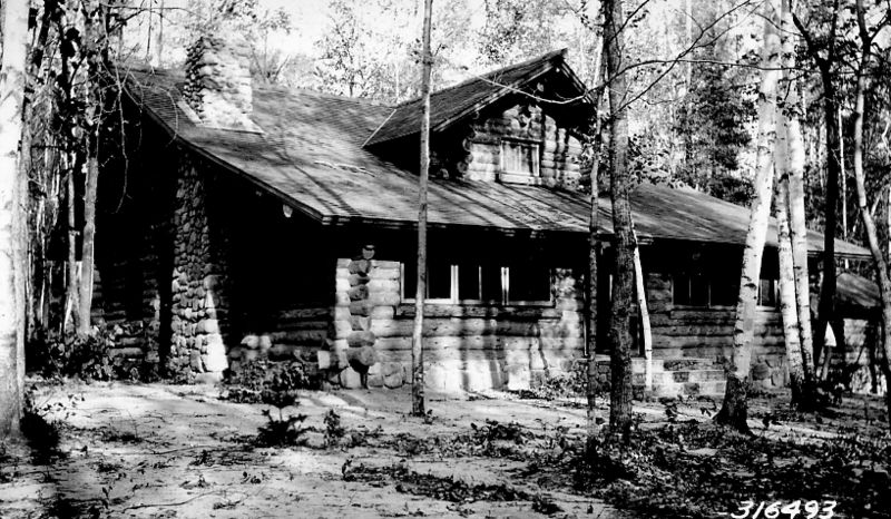 File:Photograph of Dora Lake Ranger Residence - NARA - 2127700.jpg