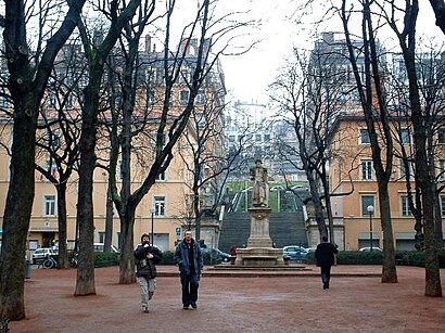 Comment aller à Place Sathonay en transport en commun - A propos de cet endroit