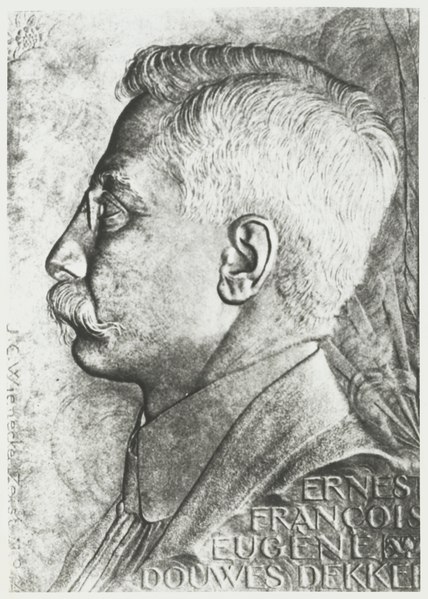 File:Plaquette vervaardigd door J.C. Wienecke te Bandoeng met een afbeelding van Ernest François Eugène Douwes Dekker, neef van Multatuli, pseudoniem van Eduard Douwes Dekker, KITLV 2507.tiff