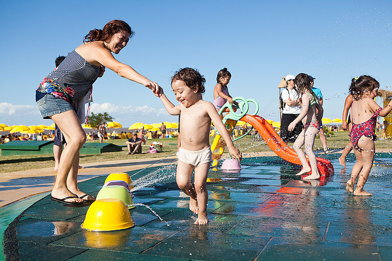 File:Playa Parque de los niños (8402466165).jpg