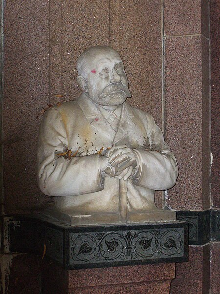 File:Pohnstorf bei Teterow Mausoleum Wessel (3) Heinrich Wessel.jpg