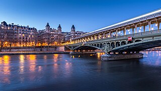 Pont de Bir-Hakeim at night, Paris 3 February 2019