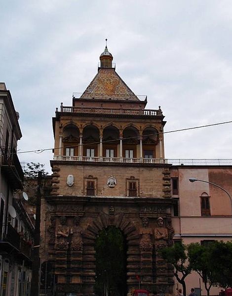 File:Porta Nuova, Palermo.jpg