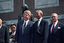 Mandela with US president Bill Clinton. Despite publicly criticising him on several occasions, Mandela liked Clinton, and personally supported him during his impeachment proceedings. President Bill Clinton with Nelson Mandela.jpg
