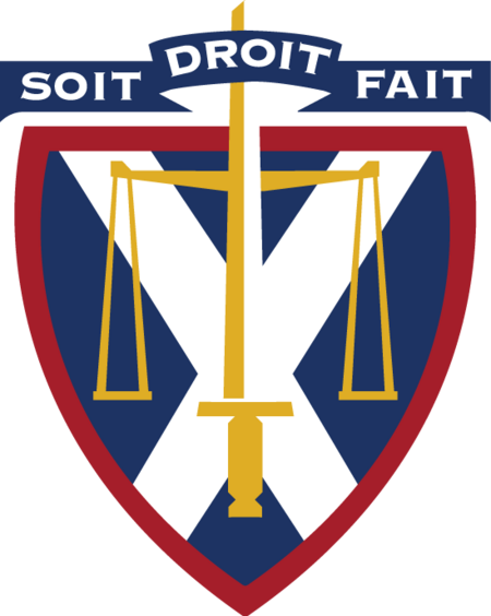 Queen's Law University Crest