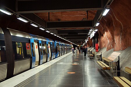 Rådhuset metro station 3