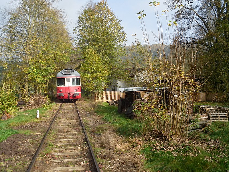 File:Radosov train stop2.JPG