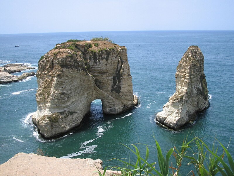 File:Raouche Rock (1).JPG