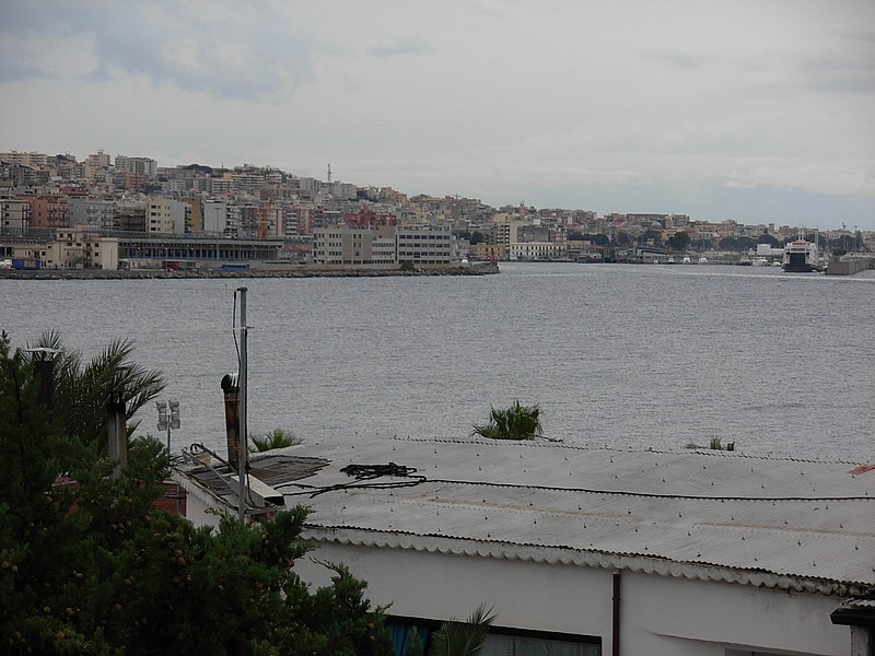 File:Reggio Calabria vista da Pentimele - panoramio.jpg