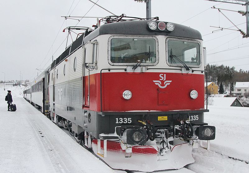 File:SJ RC6 1335 Narvik 31-01-16 (24794104445).jpg