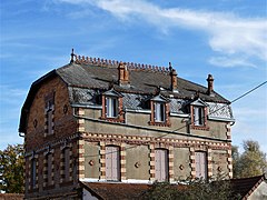 Bâtiment au sud du bourg.