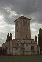 Porche de la basilique.