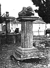 Meteorite being exhibited on the town's central plaza