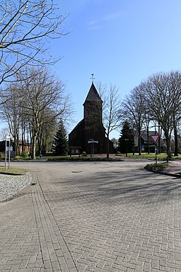 Saterland Sedelsberg - Schulweg + Hauptstraße + St. Petrus Canisius 01 ies