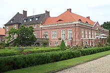Schloss Kalbeck mit Garten.jpg