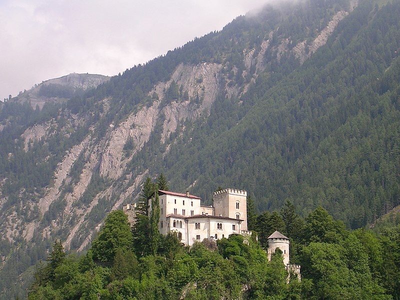 File:Schloss Weissenstein.jpg