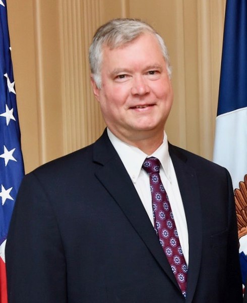 File:Secretary Pompeo Poses for a Photo With Special Representative for North Korea Delegate Biegun (29282493087) (cropped).jpg