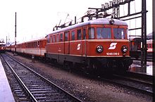 1046.016 im blutorangen Anstrich in St. Pölten (1988)