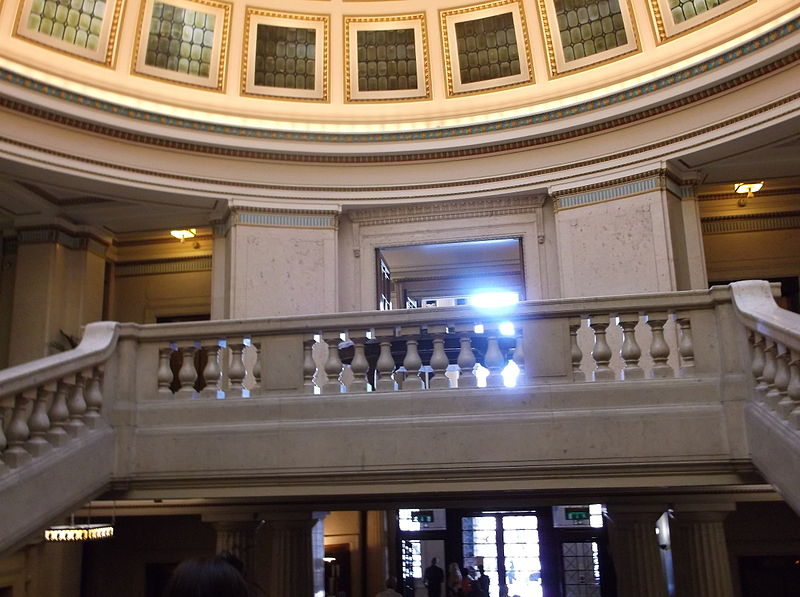 File:Staircase in Nottingham Council House.JPG