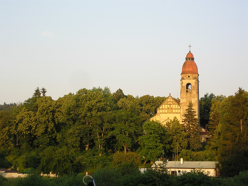 File:Stechovice kostel 24062006.JPG