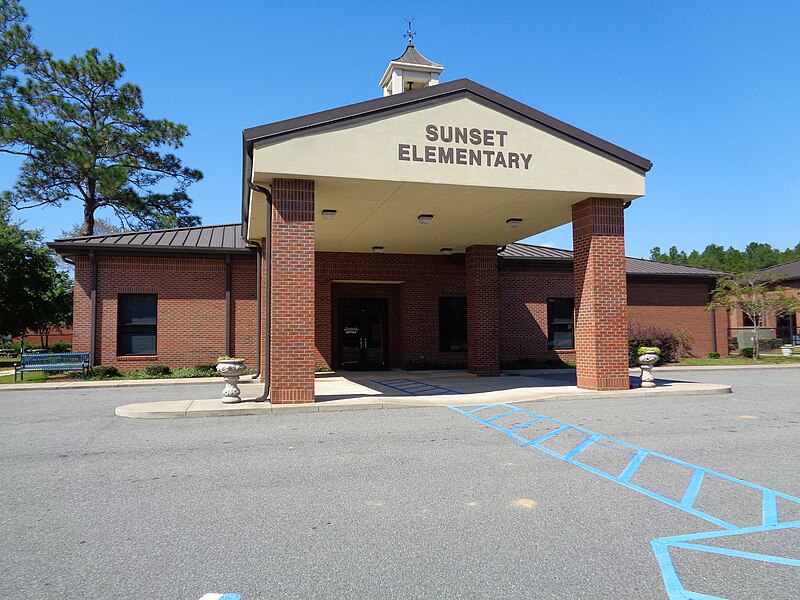 File:Sunset Elementary School, Moultrie.JPG