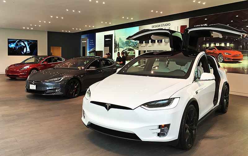 File:Tesla electric cars lineup DCA 08 2018 0282.jpg