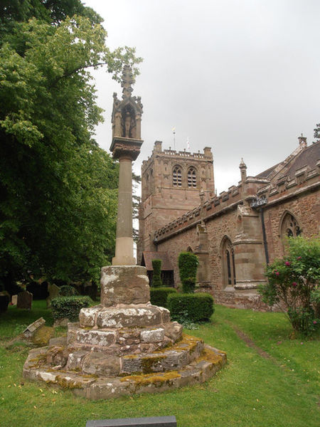 File:The Cross in the churchyard of St. Marys (geograph 4033112).jpg