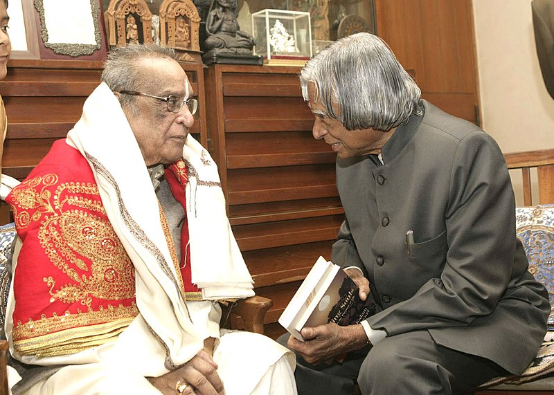 File:The President, Dr. A.P.J. Abdul Kalam met Pandit Bhimsen Joshi at his residence in Pune during the course of his visit to the city on January 17, 2007.jpg