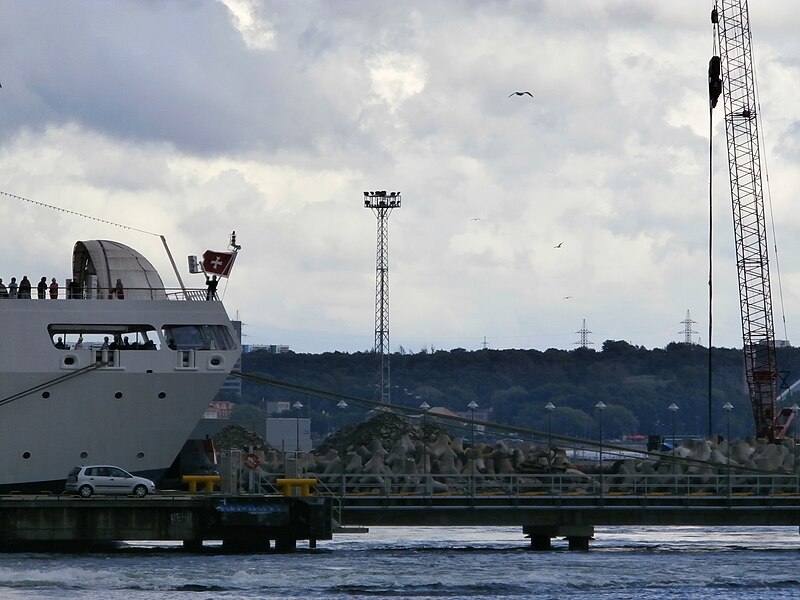 File:Thomson Spirit Flag Tallinn 16 June 2013.JPG